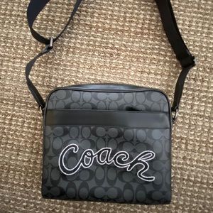 Coach Signature C Black/Gray CrossBody